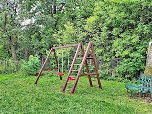 Children’s area - Cosy apartment for 5 people with TV, terrace and pets allowed (Freundorf)