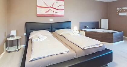 Cosy apartment for 2 guests with WIFI, TV, terrace and pets allowed