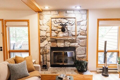 Modern Canaan Valley Retreat with Fireplace - 3BR, 3BA