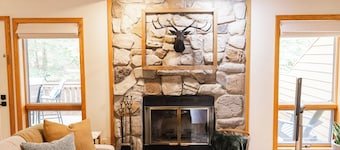 Modern Canaan Valley Retreat with Fireplace - 3BR, 3BA