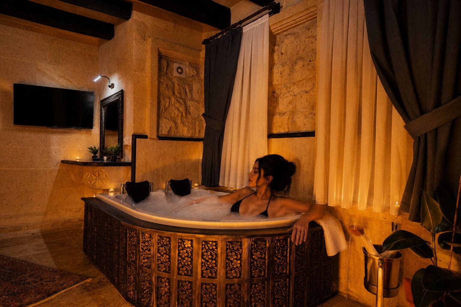 Deluxe Room, Balcony, Mountain View | Spa