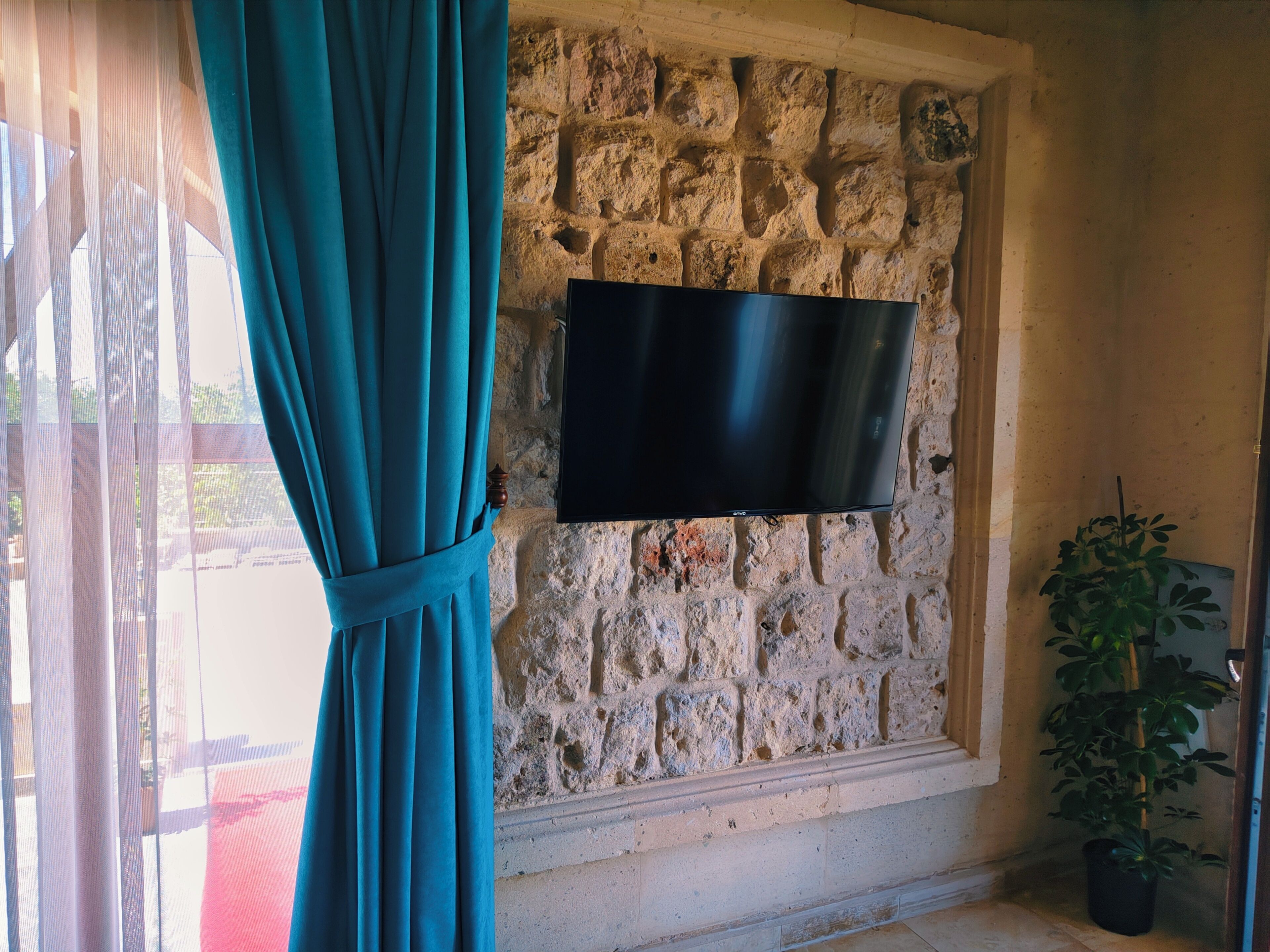 Deluxe Room, City View | Interior