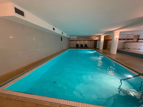 Pool - Apartment 'See Sun' with Shared Garden and Balcony (Uhldingen-Mühlhofen)