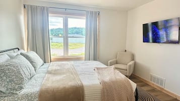 WiFi (free), bed sheets