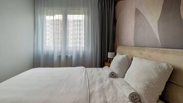Apartamento | Ferros/tábuas de passar roupa, Wi-Fi de cortesia, roupa de cama