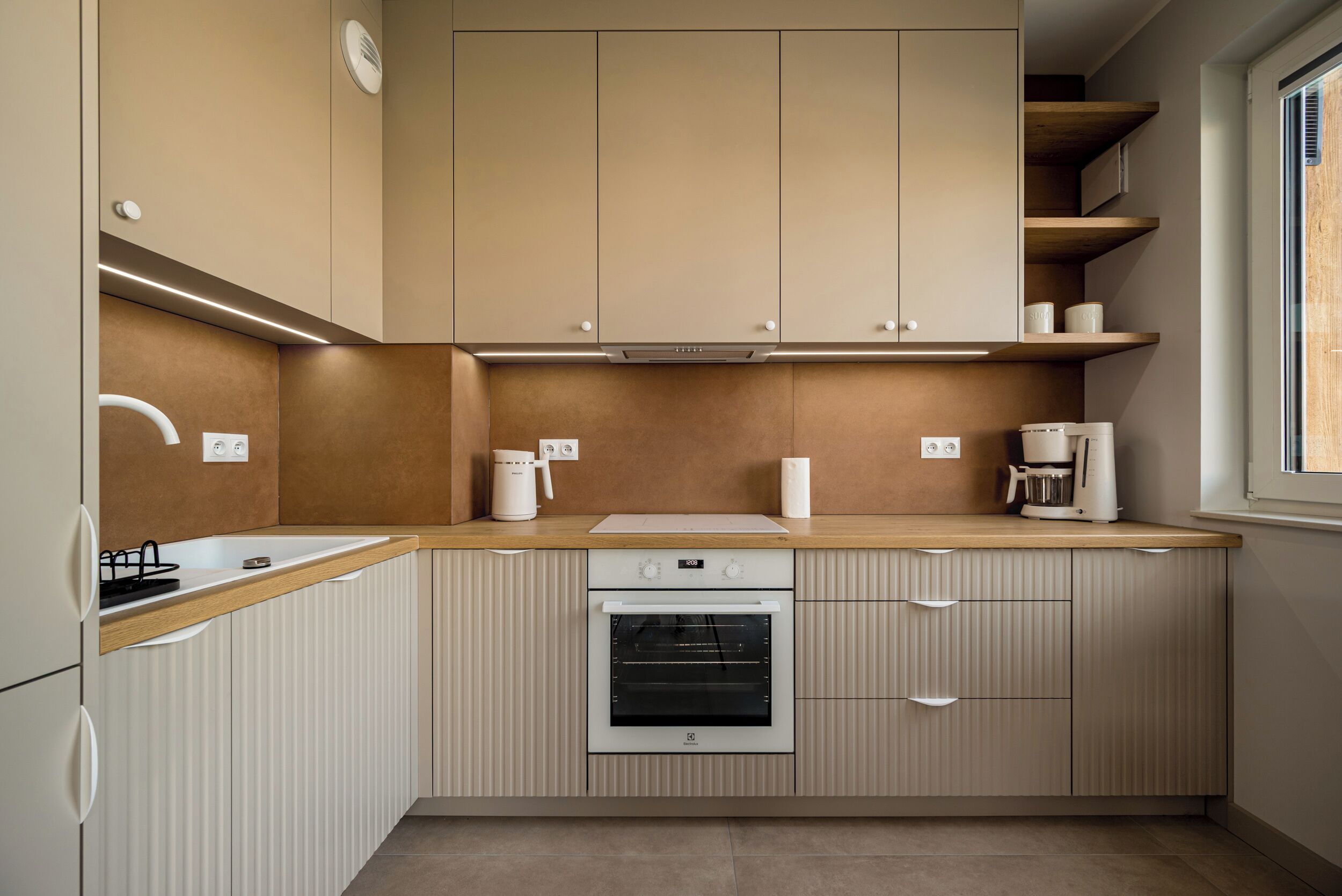 Apartment, 1 Double Bed with Sofa bed | Private kitchenette | Fridge, stovetop, cookware/dishes/utensils