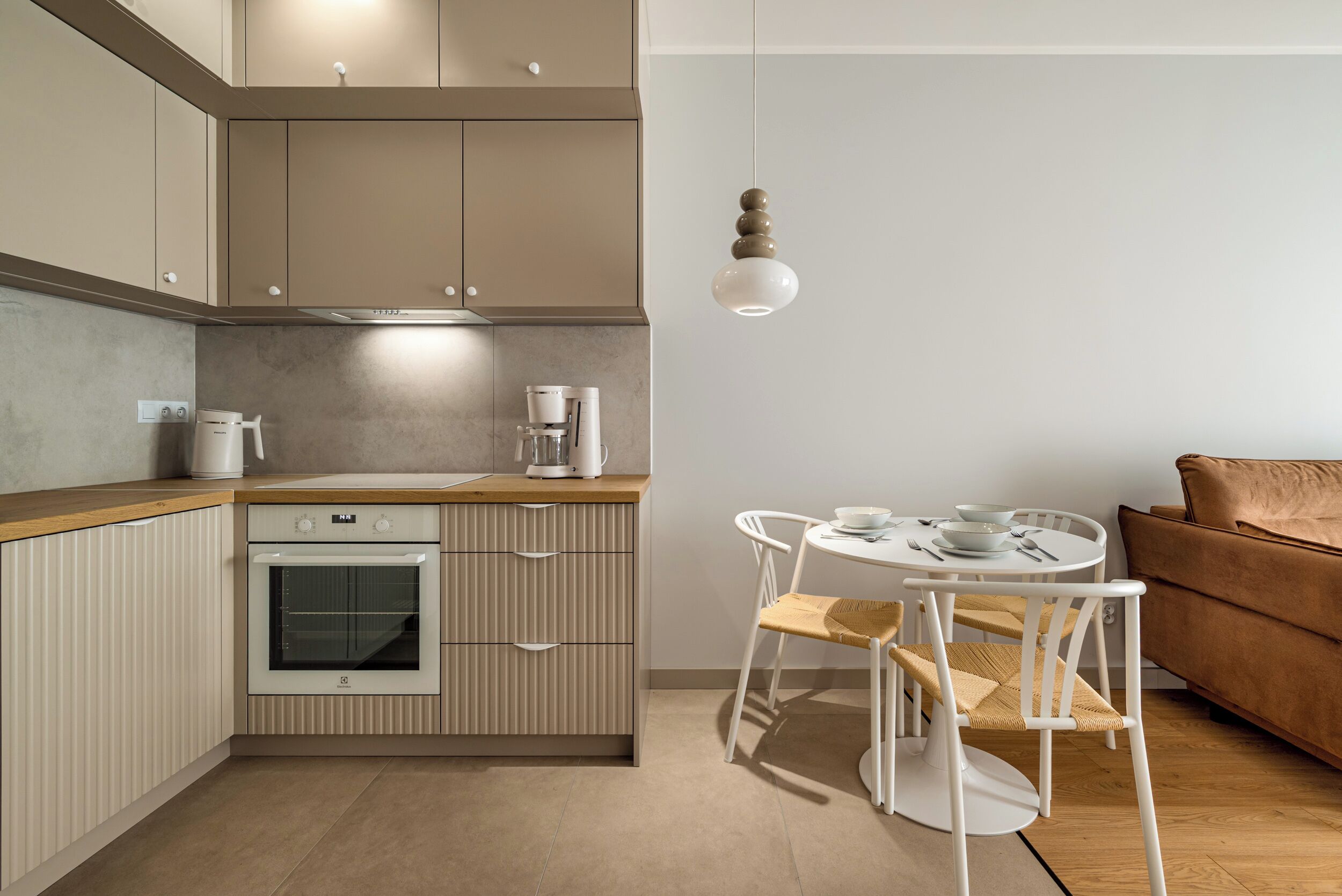 Departamento, balcón | Cocineta privada | Refrigerador, parrilla de estufa y utensilios de cocina 