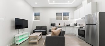 BRAND New Apartment 2 Bedroom, 3 Beds
1 Buss room