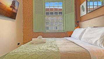2 quartos, ferros/tábuas de passar roupa, Wi-Fi, roupa de cama