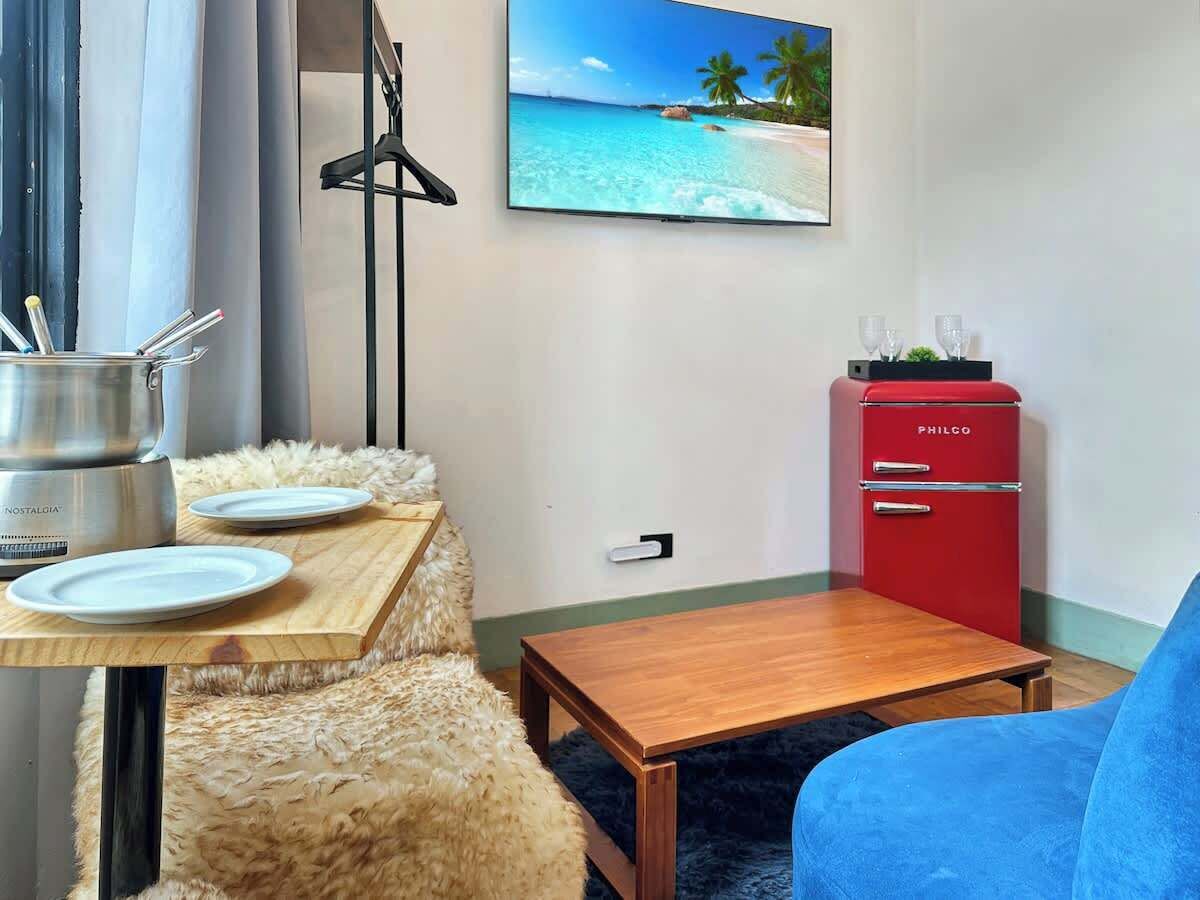 TV, lareira, escritórios