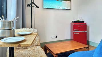 TV, lareira, escritórios