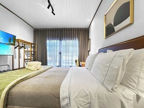 Iron/ironing board, WiFi, bed sheets - Villa_Aberdeen_12 · Pousada Villa Aberdeen, Quarto 12 (Campos do Jordão)