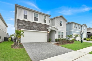 Exterior - Last Minute Disney! Private Pool, Hot Tub, Game Room & Themed Bedrooms. Book Now! #111337 (Orlando)