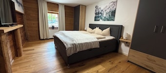 NEW! FRITZ-ALPCHALETS House Lechtal Apartment  "Stallkarspitze" right on the Lechweg