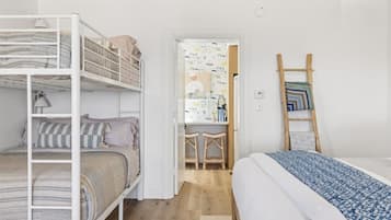 Iron/ironing board, internet, bed sheets