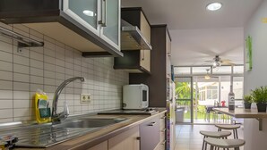 Unclassified image, 5 of 27, button - Studio Apartment 'El Oasis Torremolinos' with Mountain View, Wi-Fi and Air Conditioning (Torremolinos)