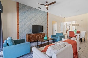 Living area - Last Minute Disney! Private Pool, Hot Tub, Game Room & Themed Bedrooms. Book Now! #136451 (Orlando)