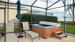 Bañera de hidromasaje al aire libre