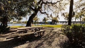 Outdoor dining - Siesta Key 232 - Two Bedroom Apartment, Sleeps 6 (Siesta Key)