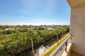 Property grounds - Siesta Key 240 - Two Bedroom Apartment, Sleeps 4 (Siesta Key)