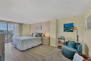 Room - Siesta Key 239 - Two Bedroom Apartment, Sleeps 6 (Siesta Key)