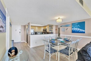 Dining - Siesta Key 239 - Two Bedroom Apartment, Sleeps 6 (Siesta Key)