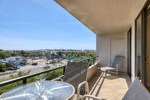 Outdoor dining - Siesta Key 239 - Two Bedroom Apartment, Sleeps 6 (Siesta Key)