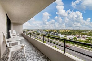 Property grounds - Siesta Key 234 - Two Bedroom Apartment, Sleeps 6 (Siesta Key)