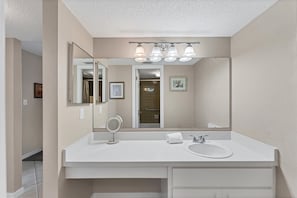 Bathroom - Siesta Key 233 - Two Bedroom Apartment, Sleeps 6 (Siesta Key)