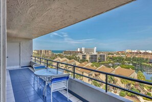 Outdoor dining - Siesta Key 171 - Two Bedroom Apartment, Sleeps 6 (Siesta Key)