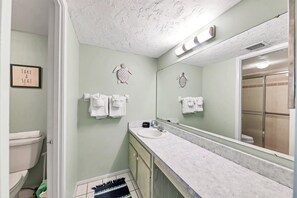 Bathroom - Siesta Key 171 - Two Bedroom Apartment, Sleeps 6 (Siesta Key)