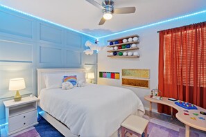 Room - Solara Resort 330 - Nine Bedroom Villa, Sleeps 22 (Orlando)