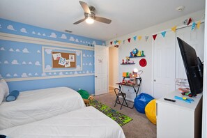 Room - Solara Resort 330 - Nine Bedroom Villa, Sleeps 22 (Orlando)