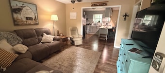 Comfy just like HOME- All the things!! Sportsmen welcome!