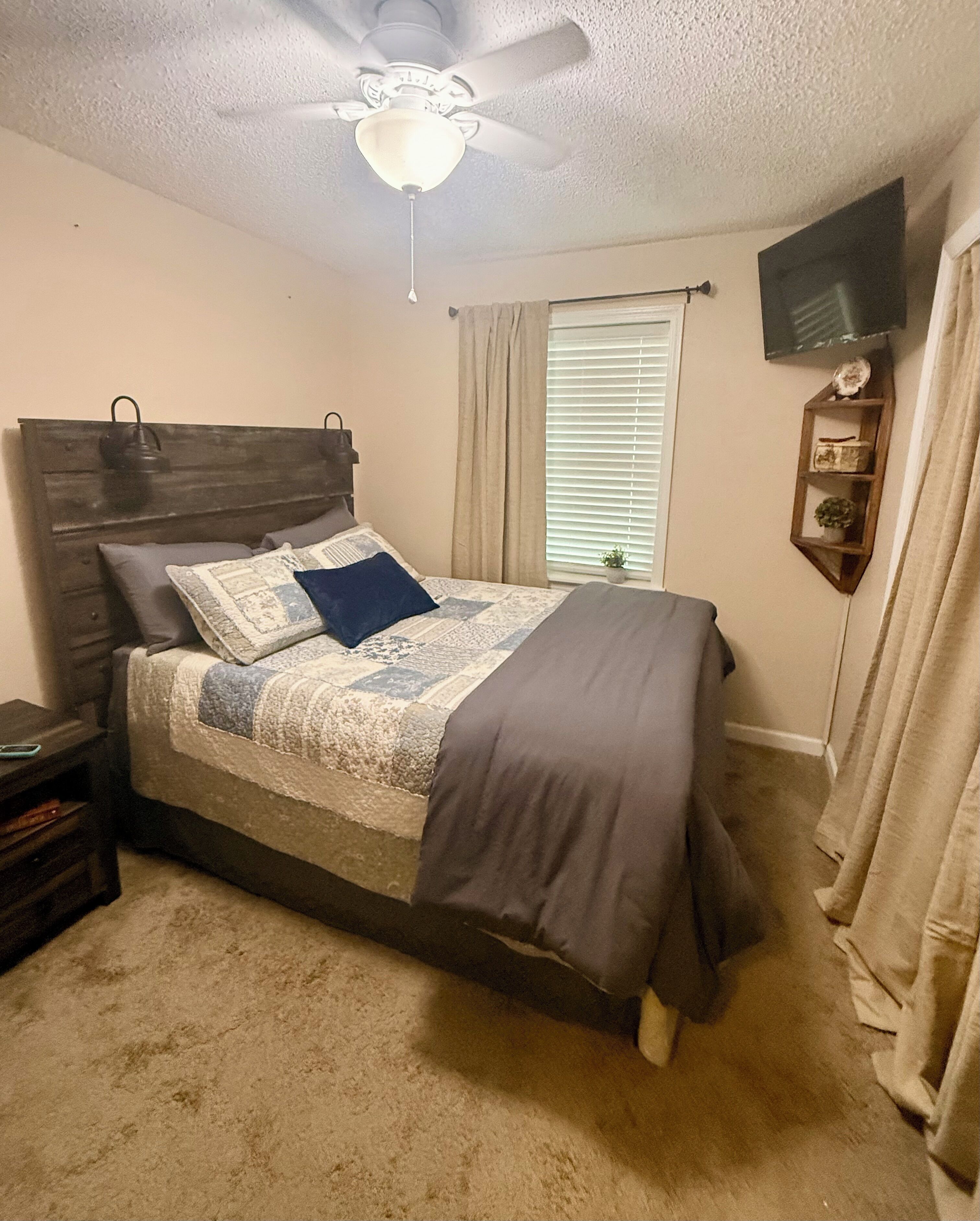 3 bedrooms, WiFi (free), bed sheets