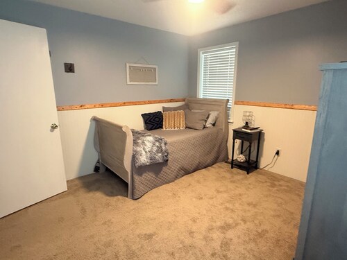 Comfy just like HOME- All the things!! Sportsmen welcome!