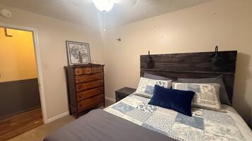 3 bedrooms, WiFi (free), bed sheets