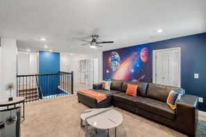 Living area - Championsgate 897 - Ten Bedroom Villa, Sleeps 33 (Orlando)