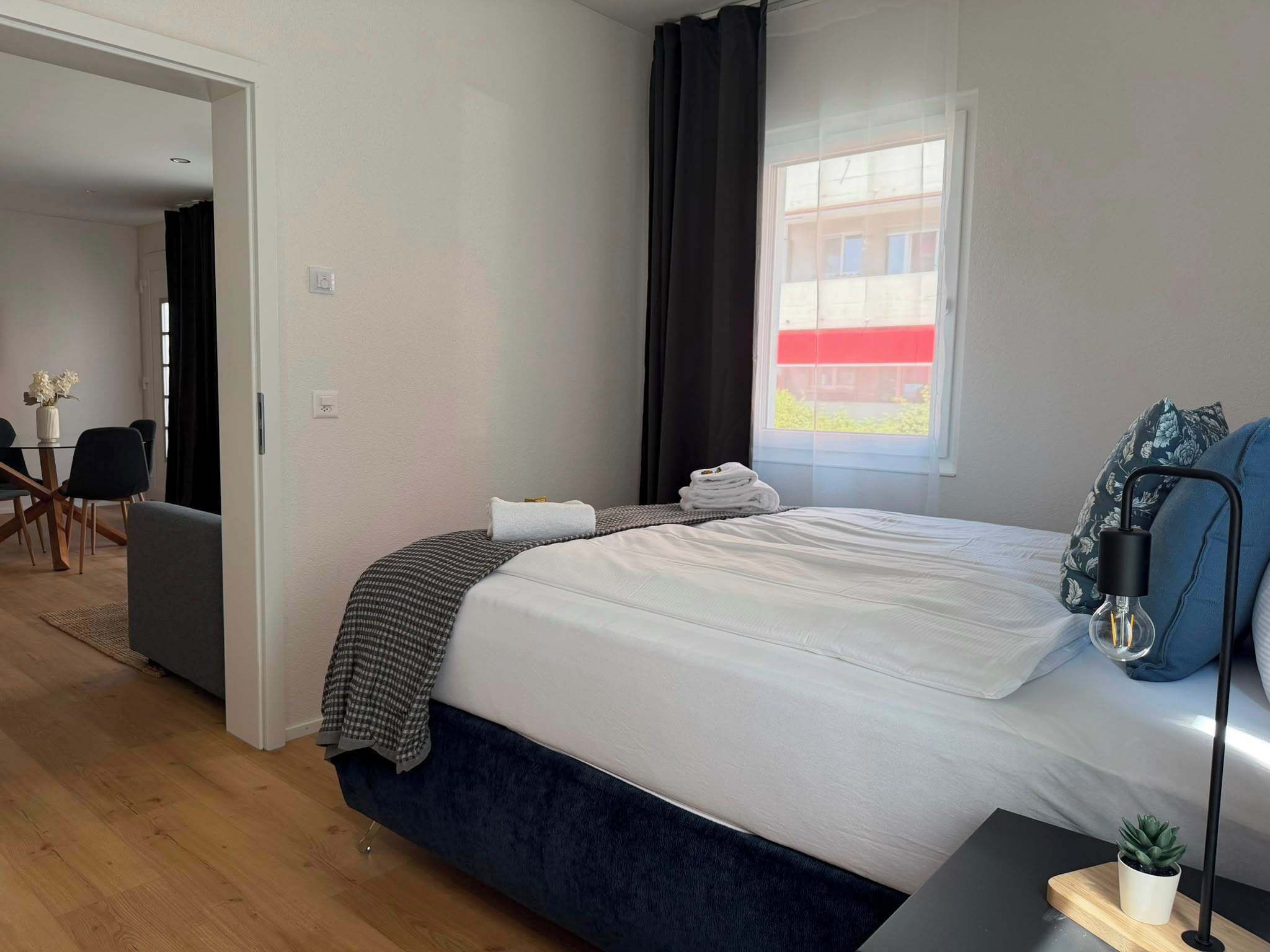 Iron/ironing board, WiFi, bed sheets