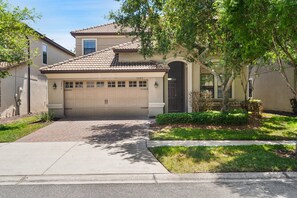 Exterior - Championsgate 994 - Six Bedroom Villa, Sleeps 14 (Orlando)