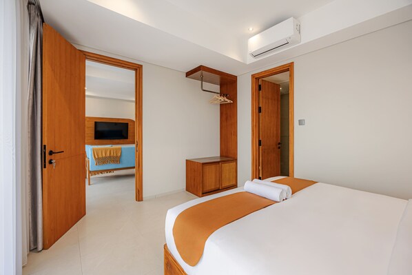 1BR with Living Room