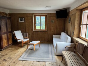 TV - Apartment 'Tra I Masi' with Wi-Fi (Ruffré)