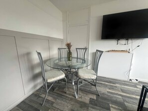 Unclassified image, 4 of 10, button - Wimbledon Gem 2BR Free Parking Near Station (London)