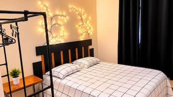 2 bedrooms, iron/ironing board, WiFi (free), bed sheets