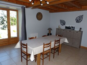 Dining - Amazing 3-bedroom house in Saint-Chély-d'Apcher for your getaway (Saint-Chély-d'Apcher)