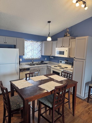 Private kitchen - A BIRD'S-EYE View of the Lake! (Osage Beach)
