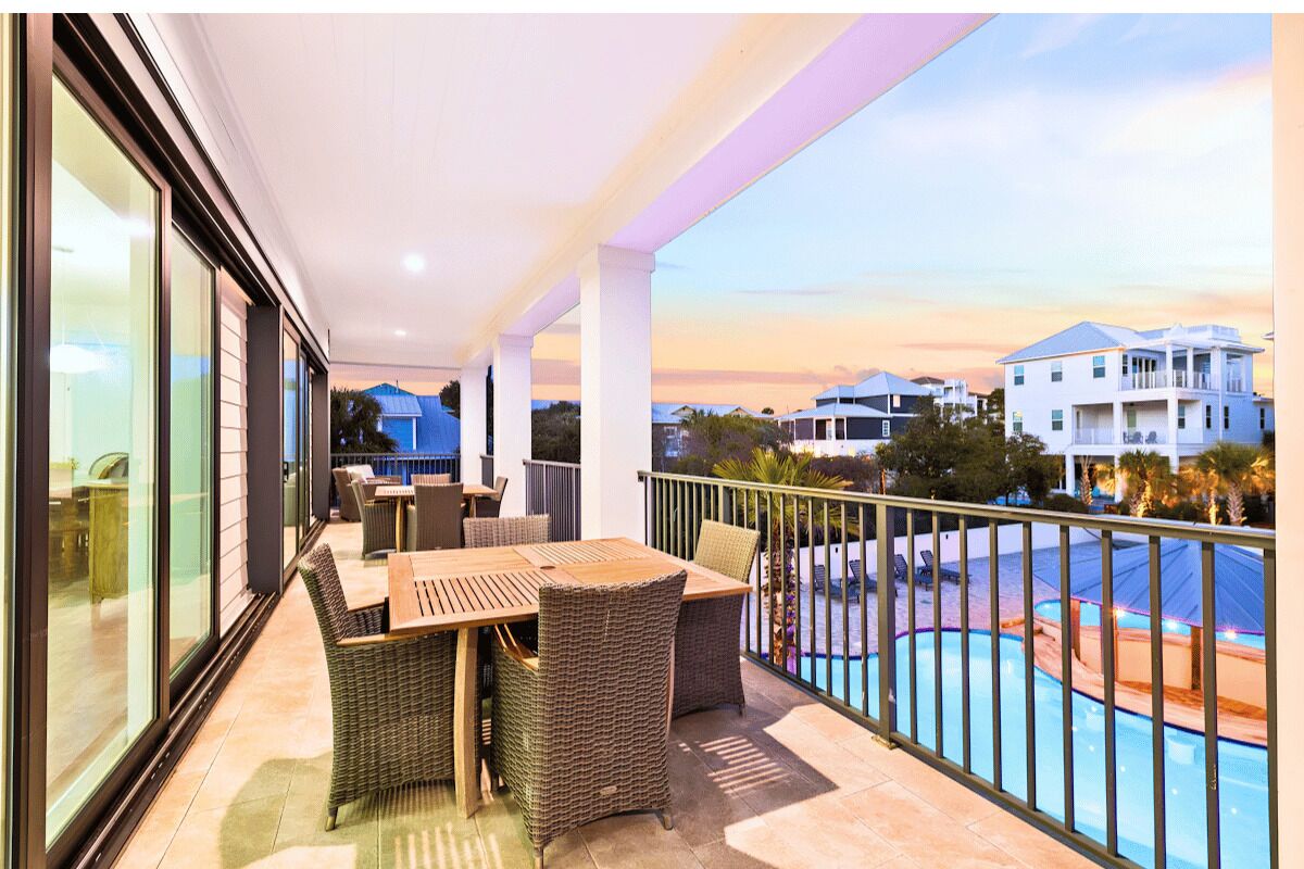 Relax on the balcony and enjoy time with the family outdoors!