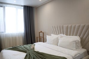 Cortinas blackout y sistema de insonorización 