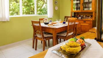 Talheres/pratos/utensílios de cozinha