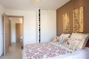 Room - Le Cocon d'Orezza - Appart Climatisé avec Balcon (Penta-di-Casinca)